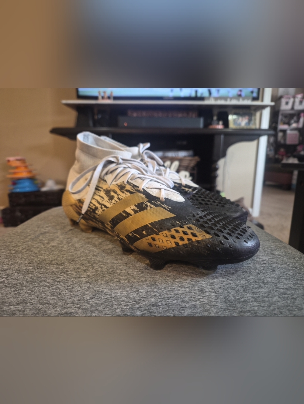 Men's Adidas Predator Mutator 20.1 FG "White/Gold Metallic" Sz. 8